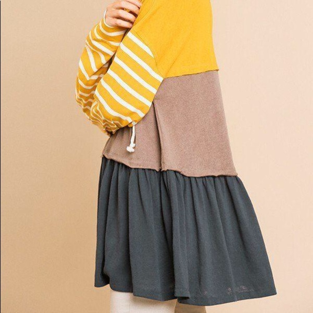 ⭐️Striped Long Sleeve Color Blocked Hooded Tunic⭐️ - Picture 2 of 4